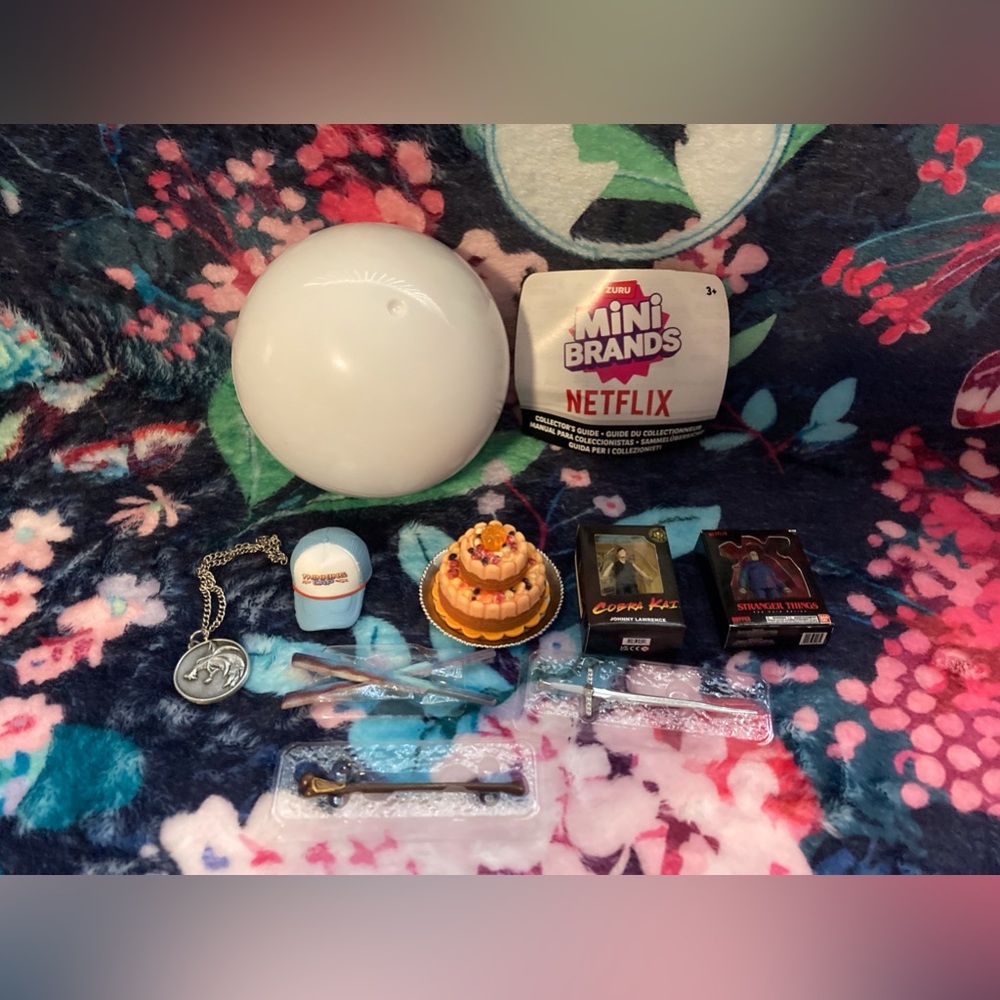 Zuru mini brands Netflix lot